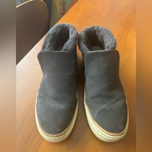 Women’s Tom’s shoes